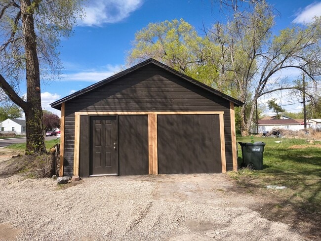 Building Photo - Renovated 3 bed 1 bath fenced yard and storage shed