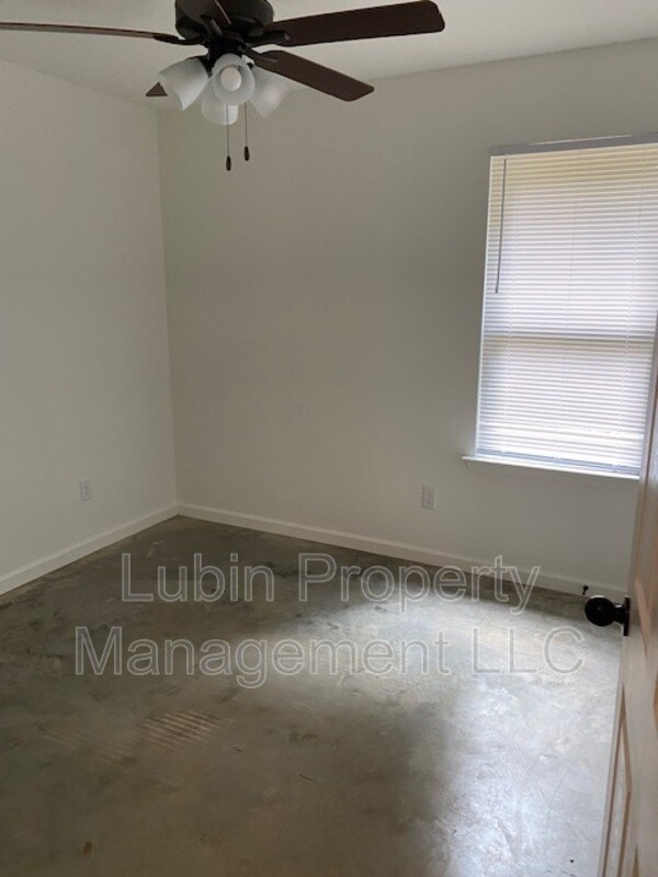 Building Photo - 3936 University St