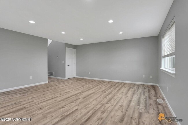 Building Photo - 960 S Enterprise Dr
