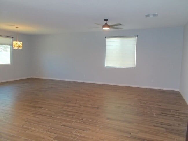 Building Photo - 1401 Cattail Falls St
