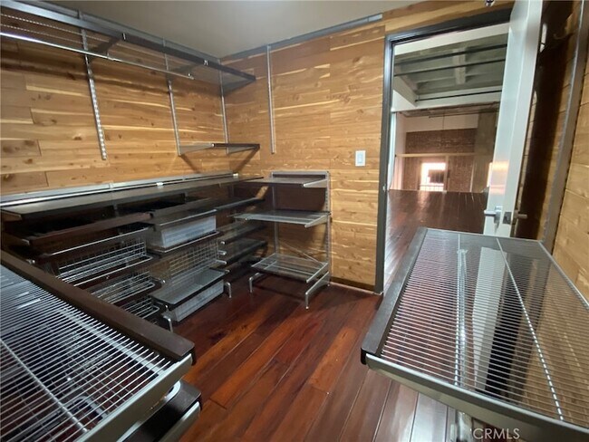 Building Photo - 35 N Raymond Ave