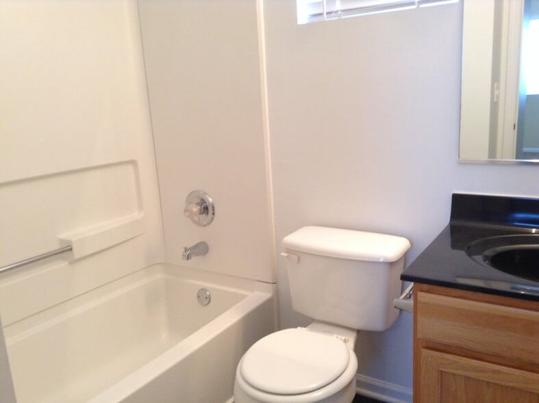 Building Photo - 3103 Meadowsedge Ln