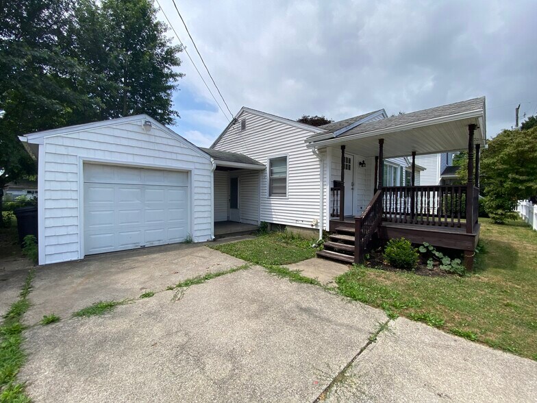 Building Photo - 216 Dort Ln NW