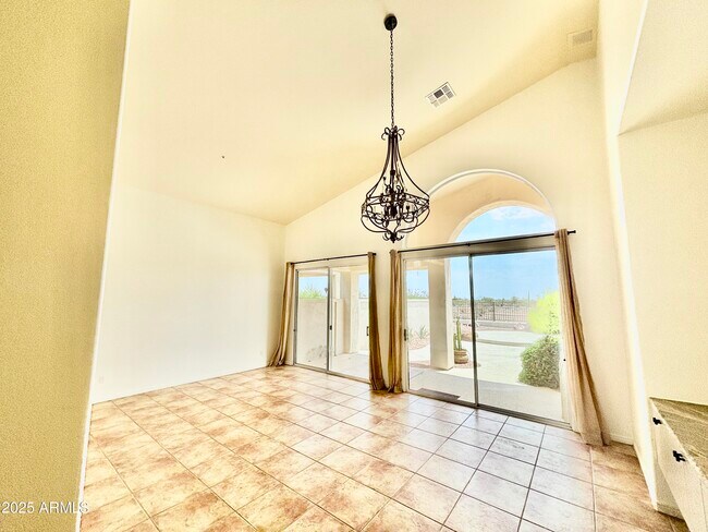 Building Photo - 11627 E Bella Vista Dr