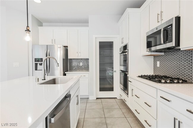 Building Photo - 27 Santo Mio Ct