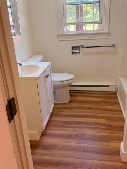 Bath - 296 Turners Falls Rd