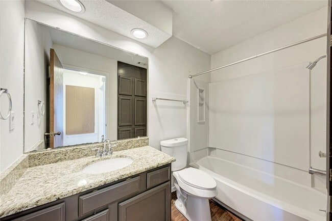 Building Photo - 2106 Nickerson St