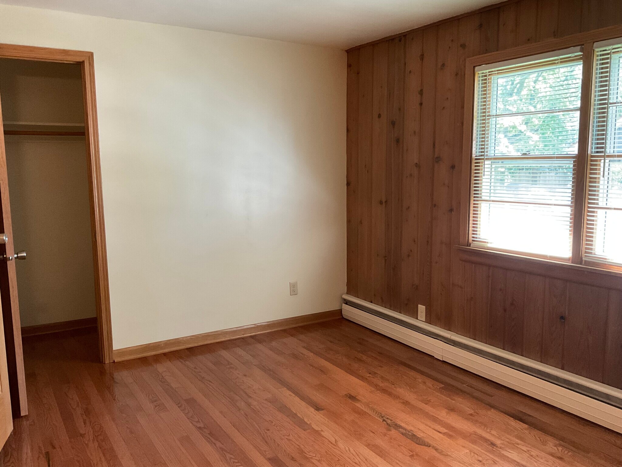 Small bedroom - 2123 Cameron Ave