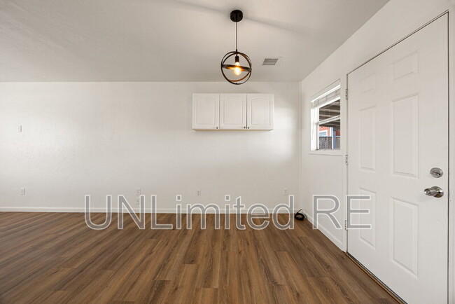 Building Photo - 8430 E Sommer Dr