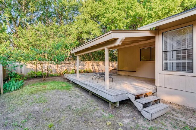 Building Photo - 4501 Kalama Dr