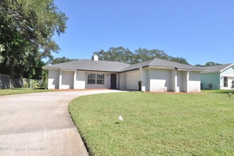 Building Photo - 495 Nina Rd NE