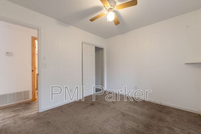 Building Photo - 10881 Pine Dr