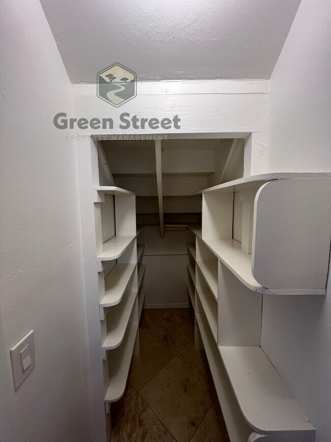 Building Photo - 280 Fire Mountain Pl