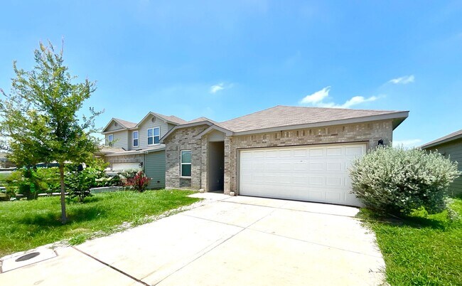 Building Photo - Beautiful 3-Bedroom Home with Office, Community Pool & Large Fenced Yard!