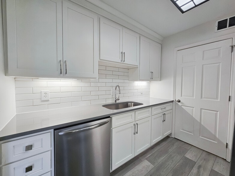 Building Photo - 601 Boyd Mill Ave