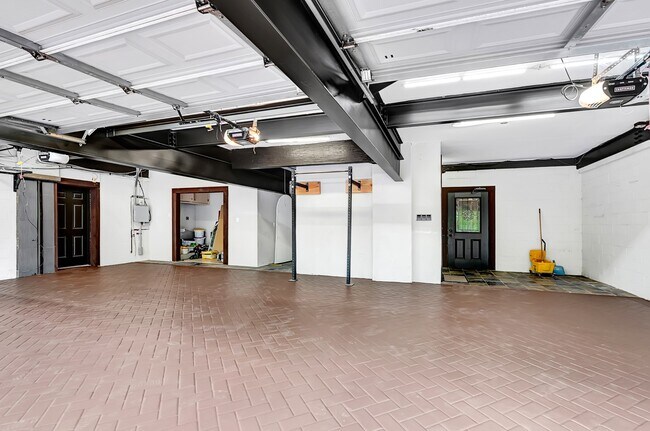 Building Photo - 1 Magnolia Bend Dr