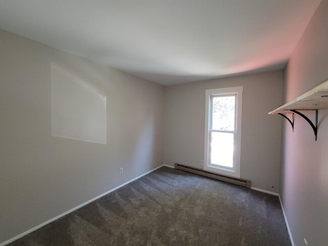 Building Photo - 1040 Smith Ln