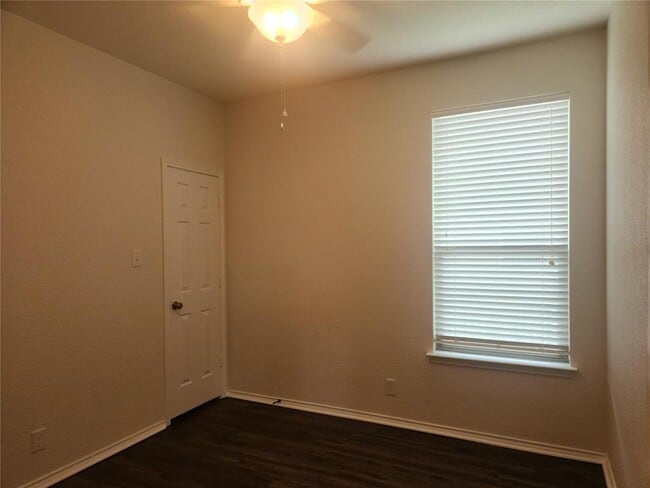 Building Photo - 205 Beech Dr