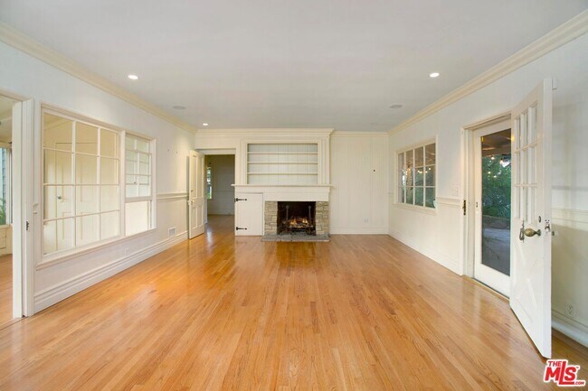 Building Photo - 3231 Coldwater Canyon Ln