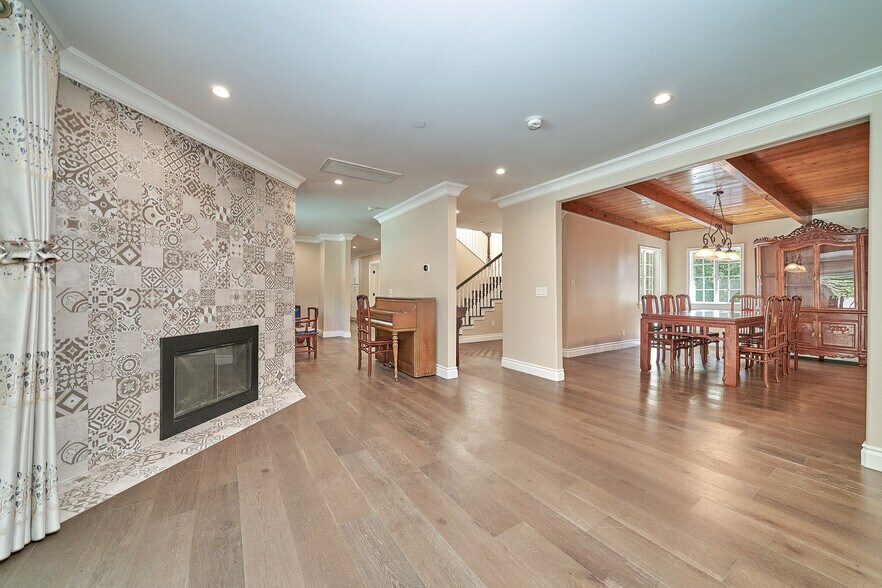 Building Photo - 4736 Rosemont Ave
