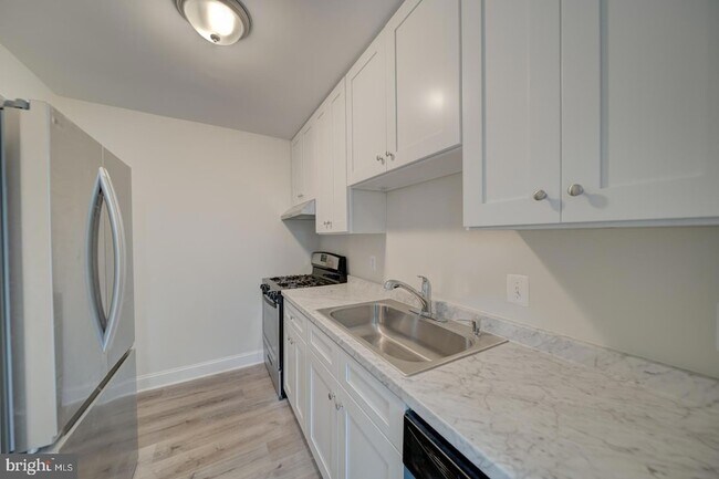 Building Photo - 515 N Armistead St