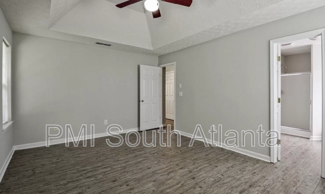 Building Photo - 235 Briarsweet Way