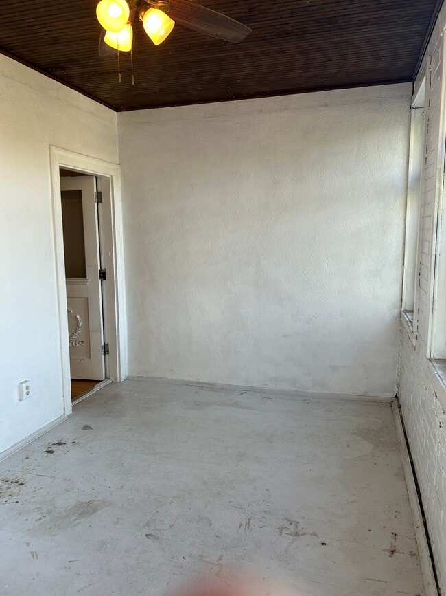 Floorplan - Raymond Flats
