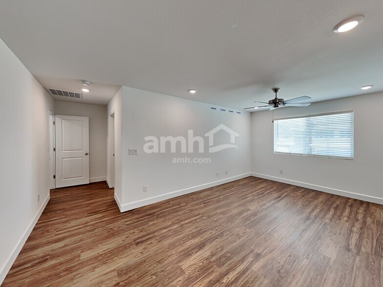 Building Photo - 9122 Ribbon Mdw Ct