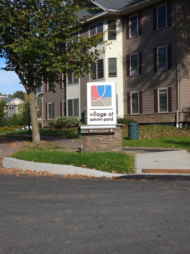 Building Photo - Discover Modern Living in Essex Junction in this 2 Bedroom Apartment