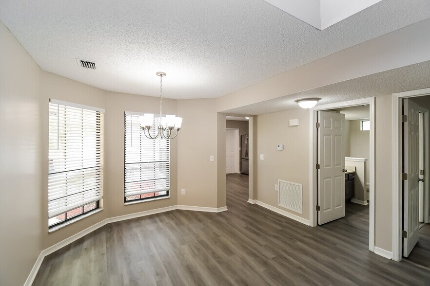 Building Photo - 2858 Lantana Lakes Dr W