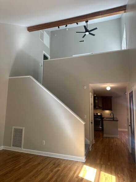 Building Photo - 160 Lystra Hills Ln