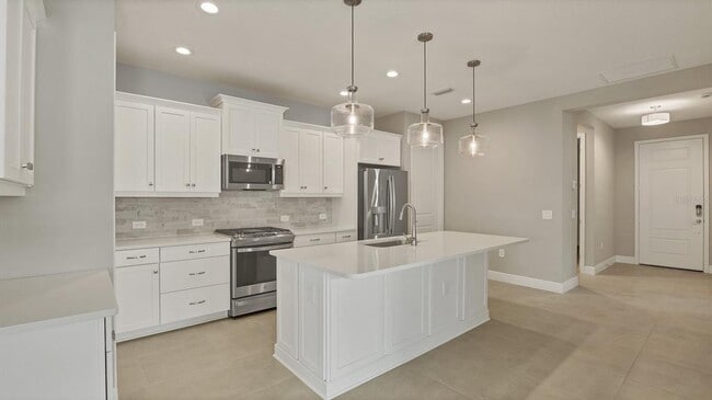 Building Photo - 690 Allora Ave