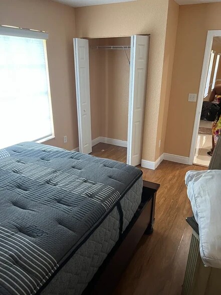 Building Photo - 813 NW 19th Ave