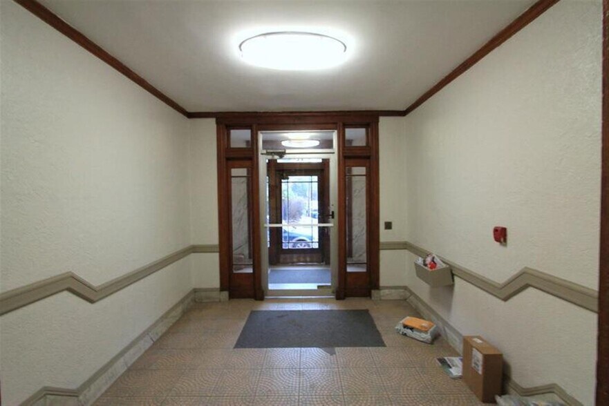 Building Photo - 6 Agassiz St