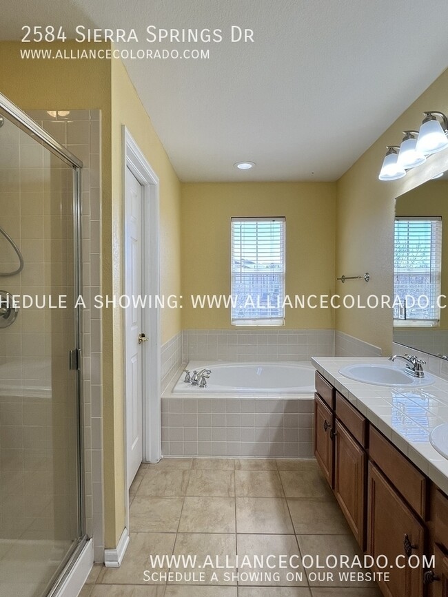 Building Photo - 2584 Sierra Springs Dr
