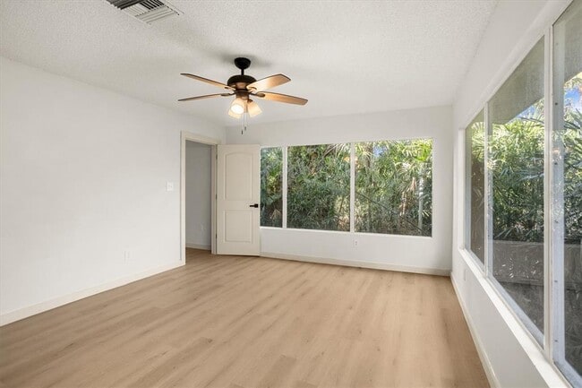 Building Photo - 8725 Erie Ln