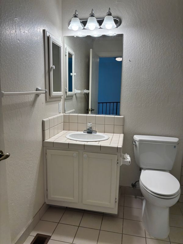 Building Photo - 444 Racquet Landing