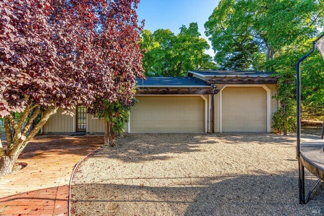 Building Photo - 20 Rosedale Rd