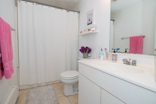 Building Photo - Allston 3 Bed – 1,100 Sq Ft – Heat Included – Deck/Porch – 9/1