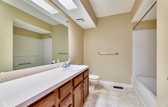 Building Photo - 2304 Yellowstone Park Ct