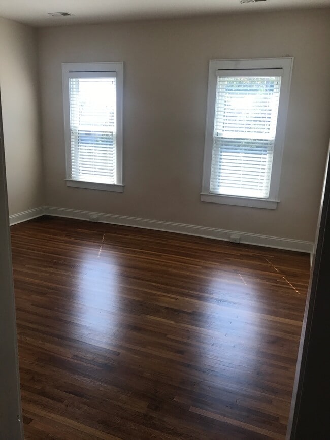 Building Photo - 403 8th Ave