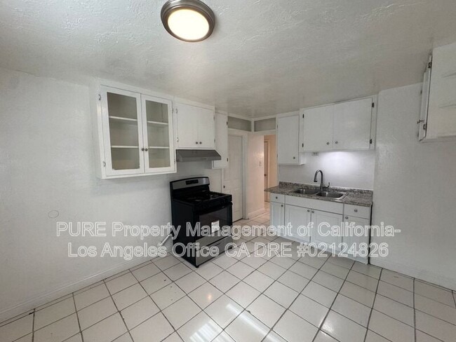 Building Photo - 4157 1/2 West 162nd Street