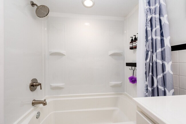 Building Photo - 4421 Picajune Ave