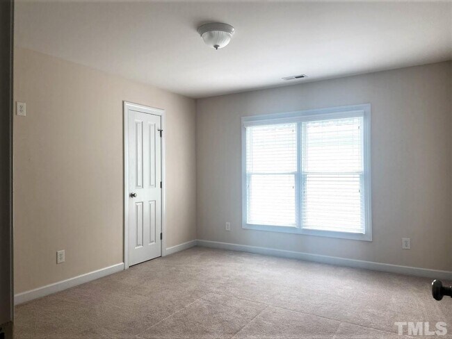 Building Photo - Spacious 3-Bed Townhome with Garage in Morrisville – 2,175 Sq Ft