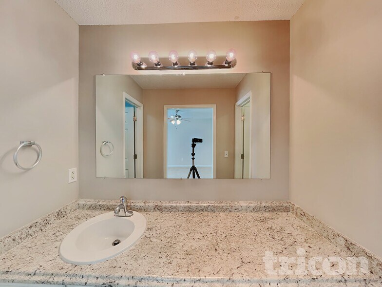 Building Photo - 149 Cambridge Elm Dr