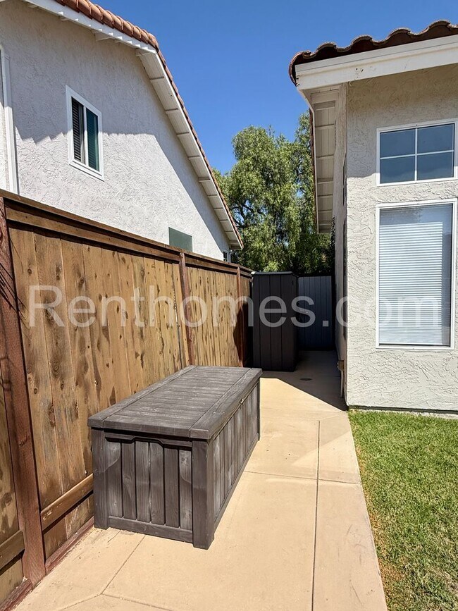 Building Photo - 1737 Willowhaven Rd