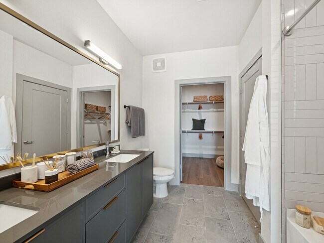 Building Photo - 10 Weeks Free | Luxury 2-Bed Home!
