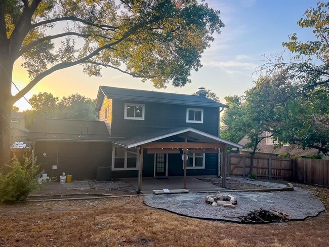 Building Photo - 8519 Shenandoah Dr