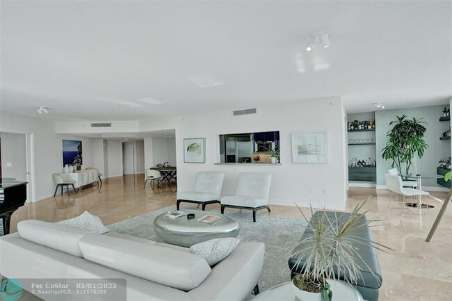 Building Photo - 715 Bayshore Dr
