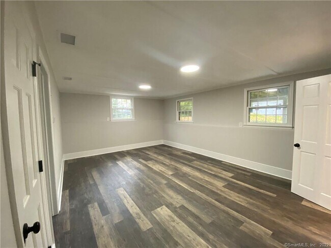Building Photo - 65 Cherry Ln